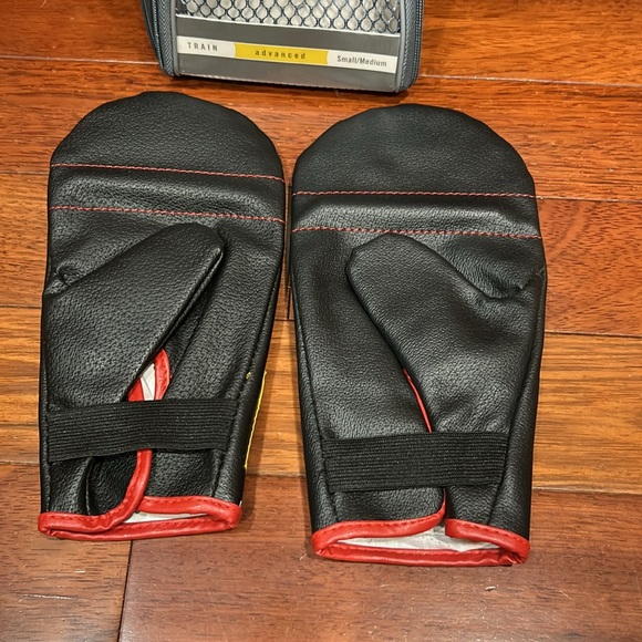 Everlast Speed Bag Gloves - Picture 7 of 7